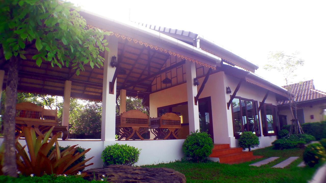 Khum Nakhon Hotel 나콘시탐마랏 외부 사진