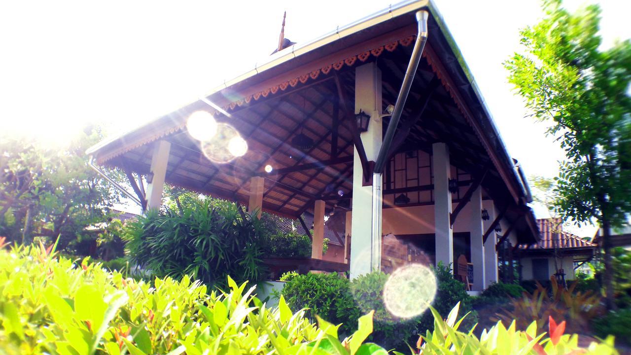 Khum Nakhon Hotel 나콘시탐마랏 외부 사진