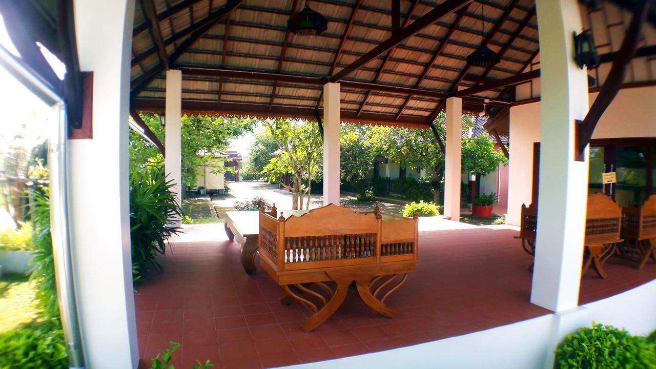Khum Nakhon Hotel 나콘시탐마랏 외부 사진