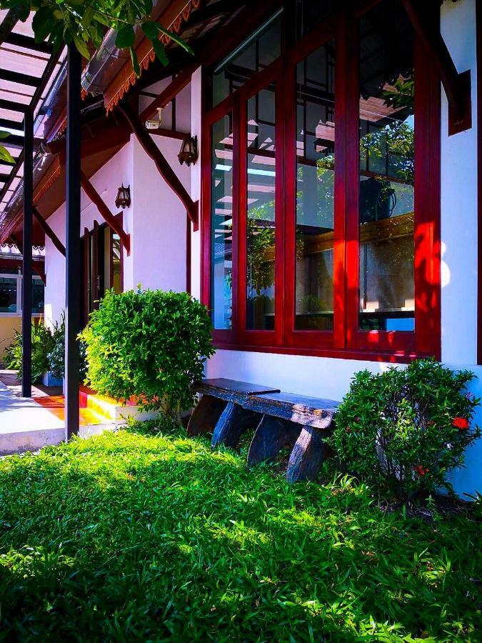 Khum Nakhon Hotel 나콘시탐마랏 외부 사진