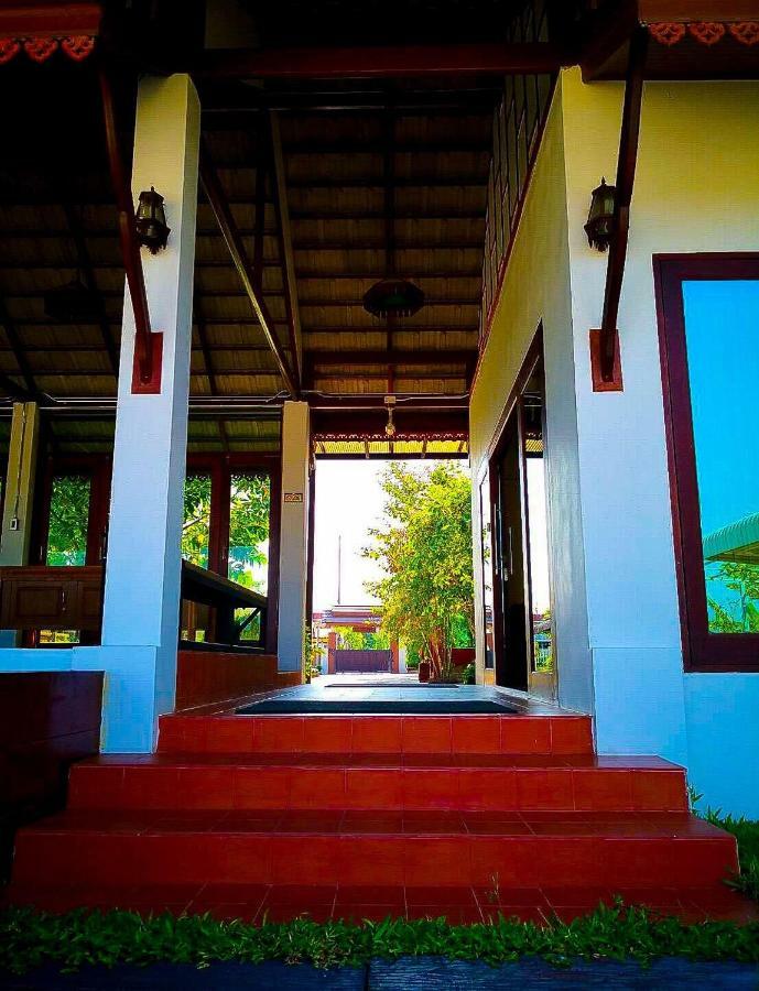 Khum Nakhon Hotel 나콘시탐마랏 외부 사진