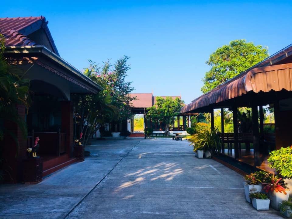Khum Nakhon Hotel 나콘시탐마랏 외부 사진