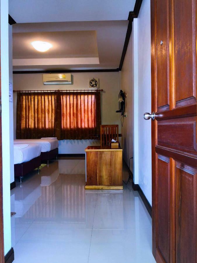 Khum Nakhon Hotel 나콘시탐마랏 외부 사진